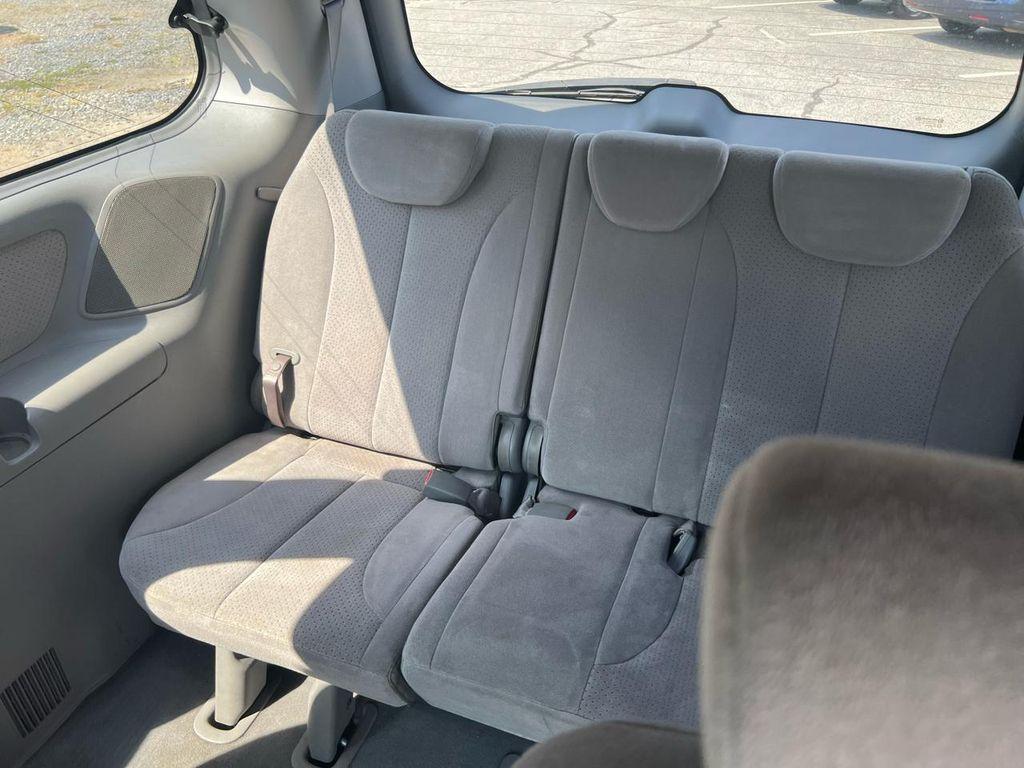 used 2007 Hyundai Entourage car, priced at $2,500