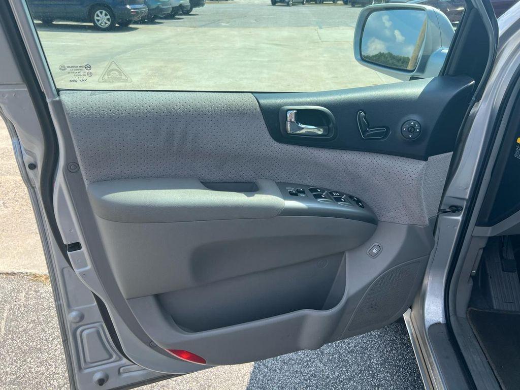 used 2007 Hyundai Entourage car, priced at $2,500