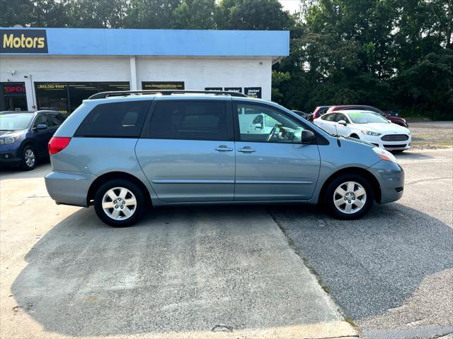used 2007 Toyota Sienna car, priced at $5,900