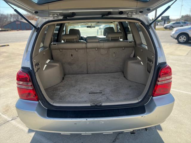 used 2001 Toyota Highlander car, priced at $4,500