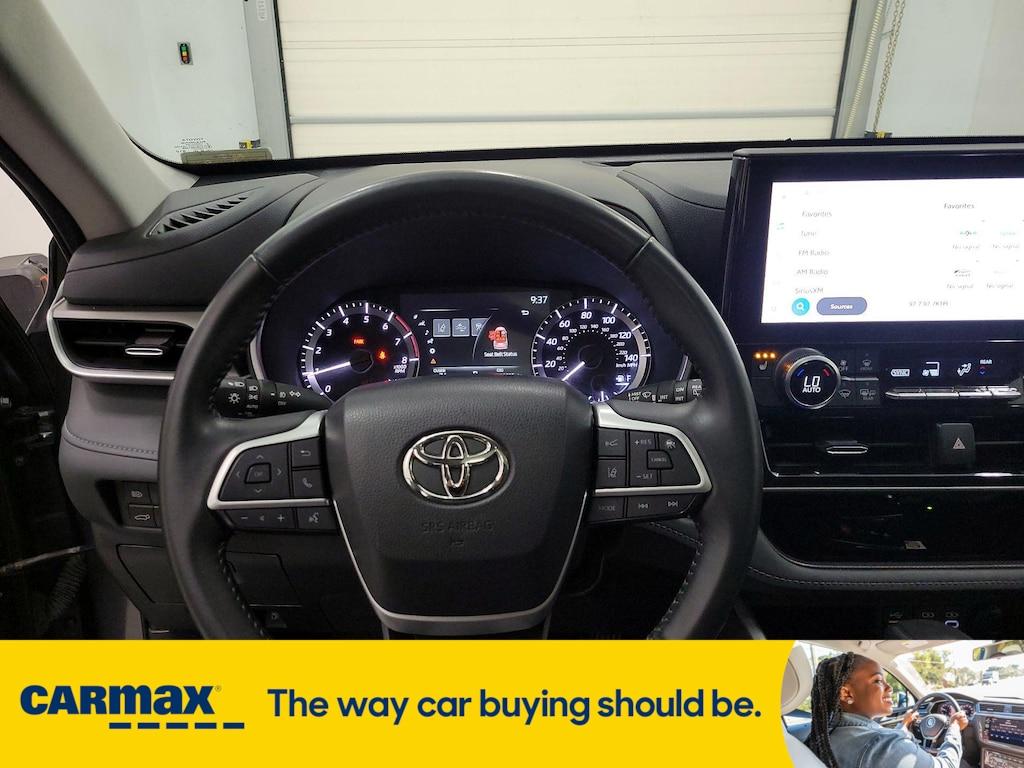 used 2023 Toyota Highlander car, priced at $39,998