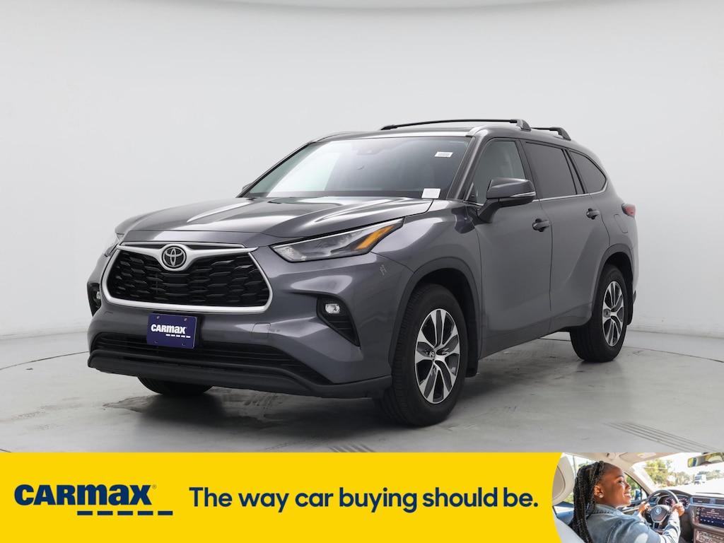 used 2023 Toyota Highlander car, priced at $39,998