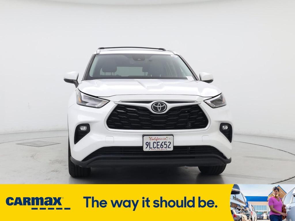 used 2023 Toyota Highlander car, priced at $40,998