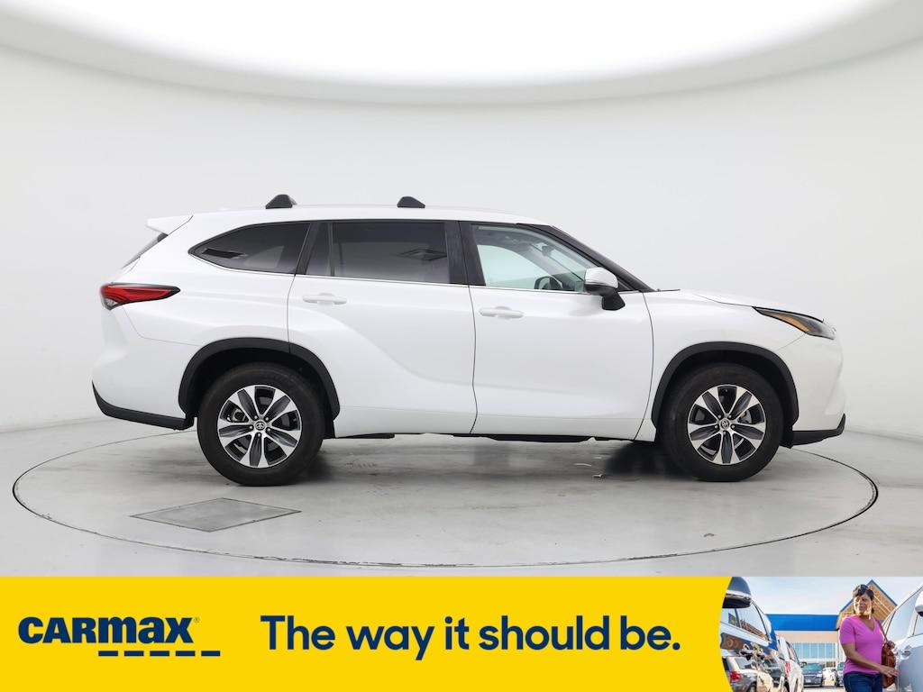 used 2023 Toyota Highlander car, priced at $40,998