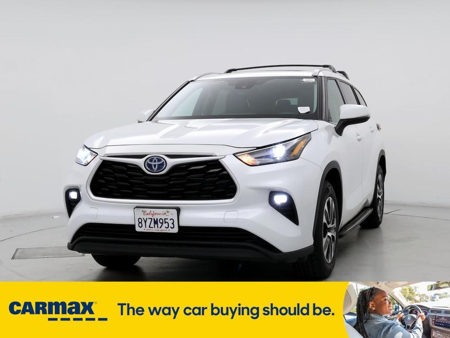 used 2022 Toyota Highlander Hybrid car, priced at $40,998