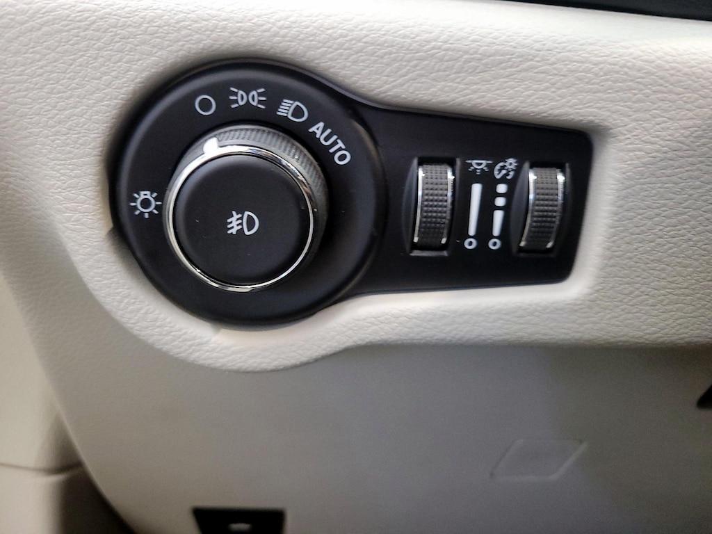 used 2023 Chrysler Pacifica Hybrid car, priced at $38,998