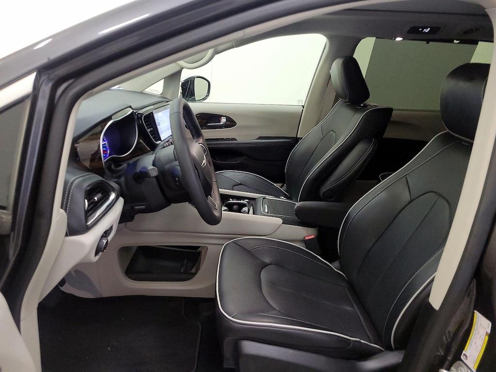 used 2023 Chrysler Pacifica Hybrid car, priced at $38,998