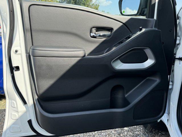 new 2025 Nissan Frontier car, priced at $39,772