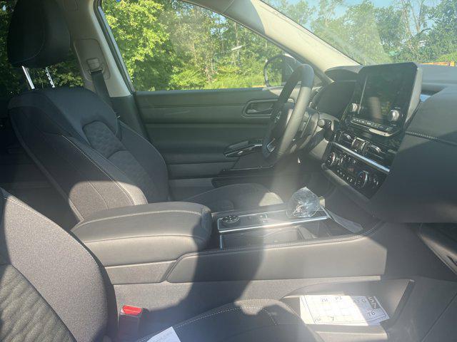 new 2025 Nissan Pathfinder car, priced at $43,775