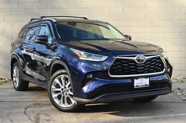 used 2022 Toyota Highlander car, priced at $37,343