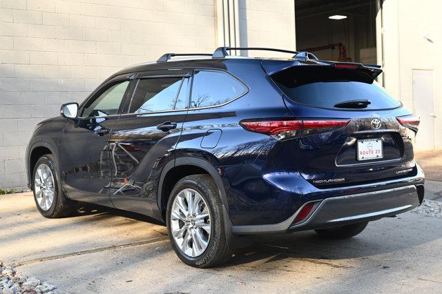 used 2022 Toyota Highlander car, priced at $37,343