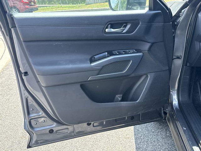 new 2025 Nissan Pathfinder car, priced at $46,919