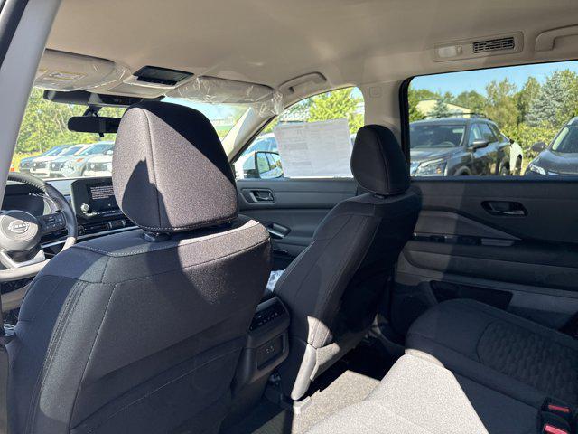 new 2025 Nissan Pathfinder car, priced at $44,825