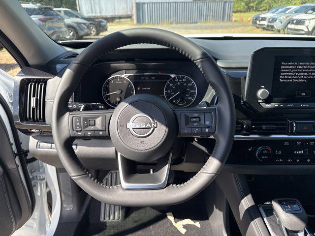 new 2025 Nissan Pathfinder car, priced at $44,825