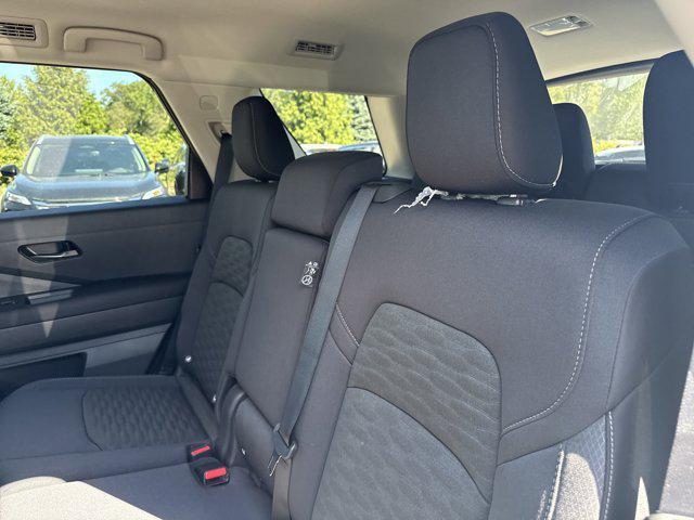 new 2025 Nissan Pathfinder car, priced at $44,825