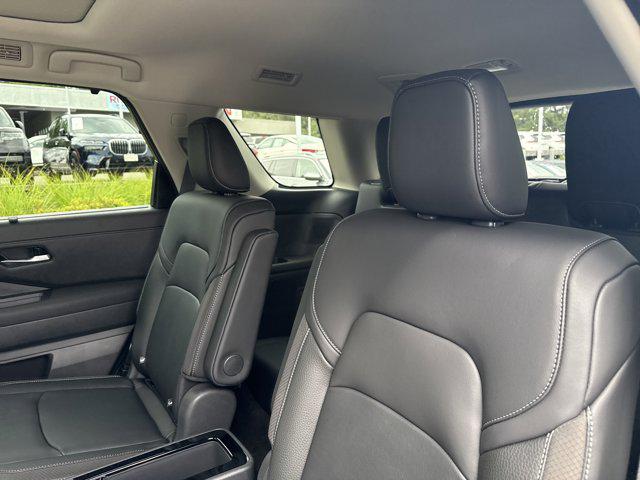 new 2025 Nissan Pathfinder car, priced at $46,474