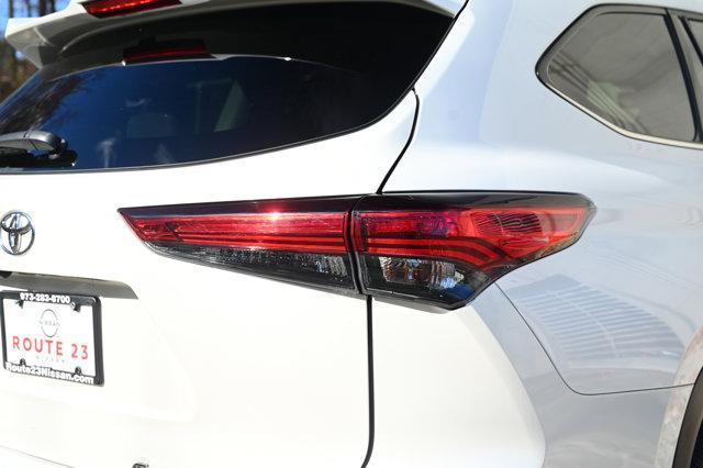 used 2020 Toyota Highlander car, priced at $29,033