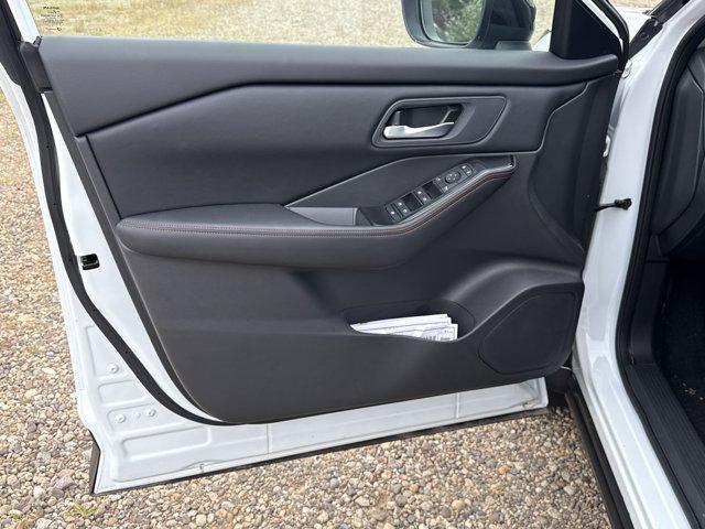 new 2025 Nissan Rogue car, priced at $35,668