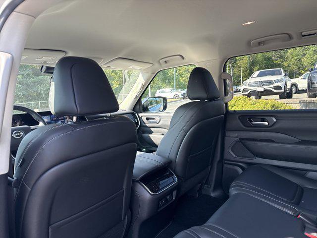 new 2025 Nissan Armada car, priced at $58,069