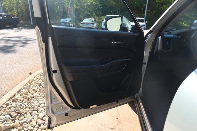 used 2022 Nissan Pathfinder car, priced at $24,450