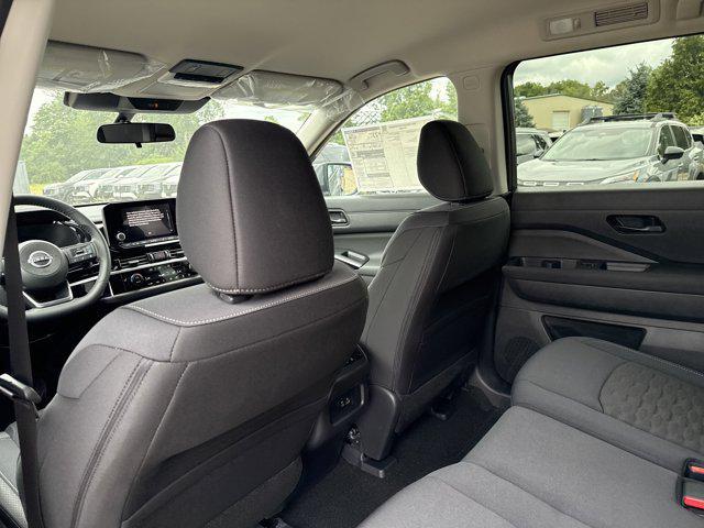 new 2025 Nissan Pathfinder car, priced at $40,632