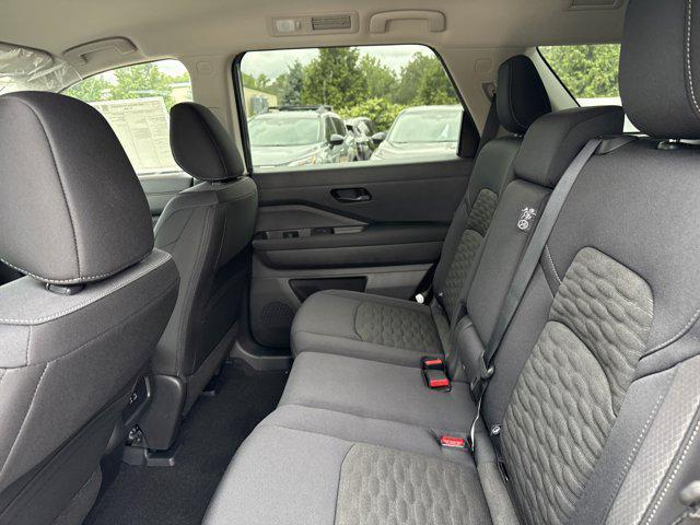 new 2025 Nissan Pathfinder car, priced at $40,632