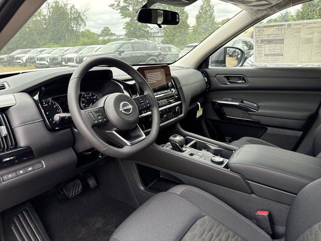 new 2025 Nissan Pathfinder car, priced at $40,632
