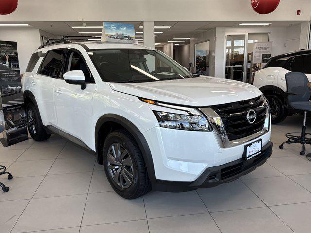 new 2025 Nissan Pathfinder car, priced at $42,990