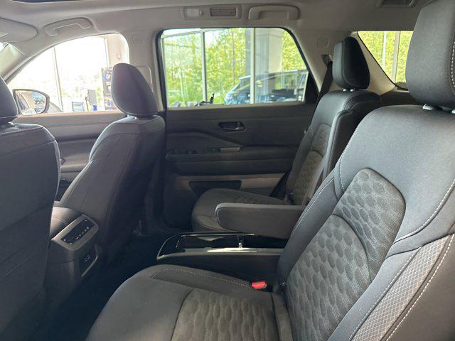new 2025 Nissan Pathfinder car, priced at $42,990