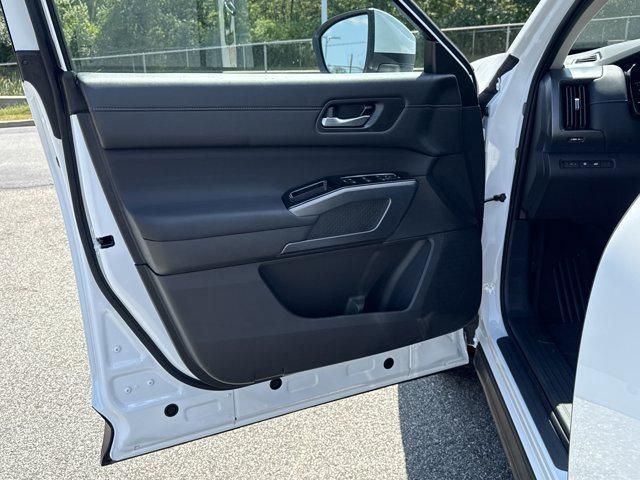new 2025 Nissan Pathfinder car, priced at $47,261