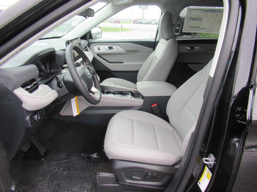 new 2025 Ford Explorer car, priced at $47,990