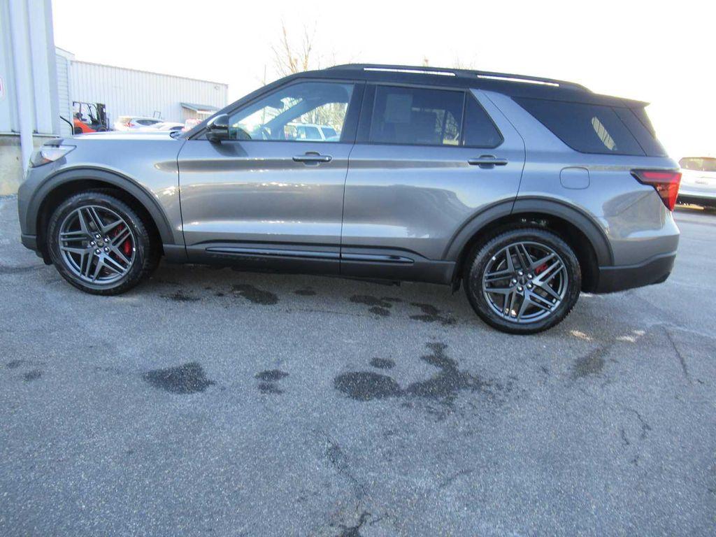 new 2025 Ford Explorer car, priced at $64,990
