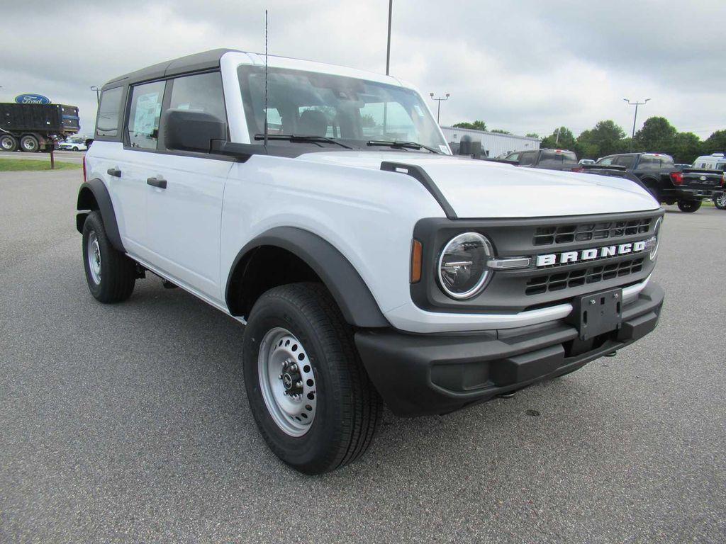 new 2025 Ford Bronco car, priced at $44,580