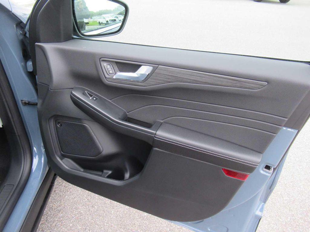 new 2026 Ford Escape PHEV car, priced at $40,920