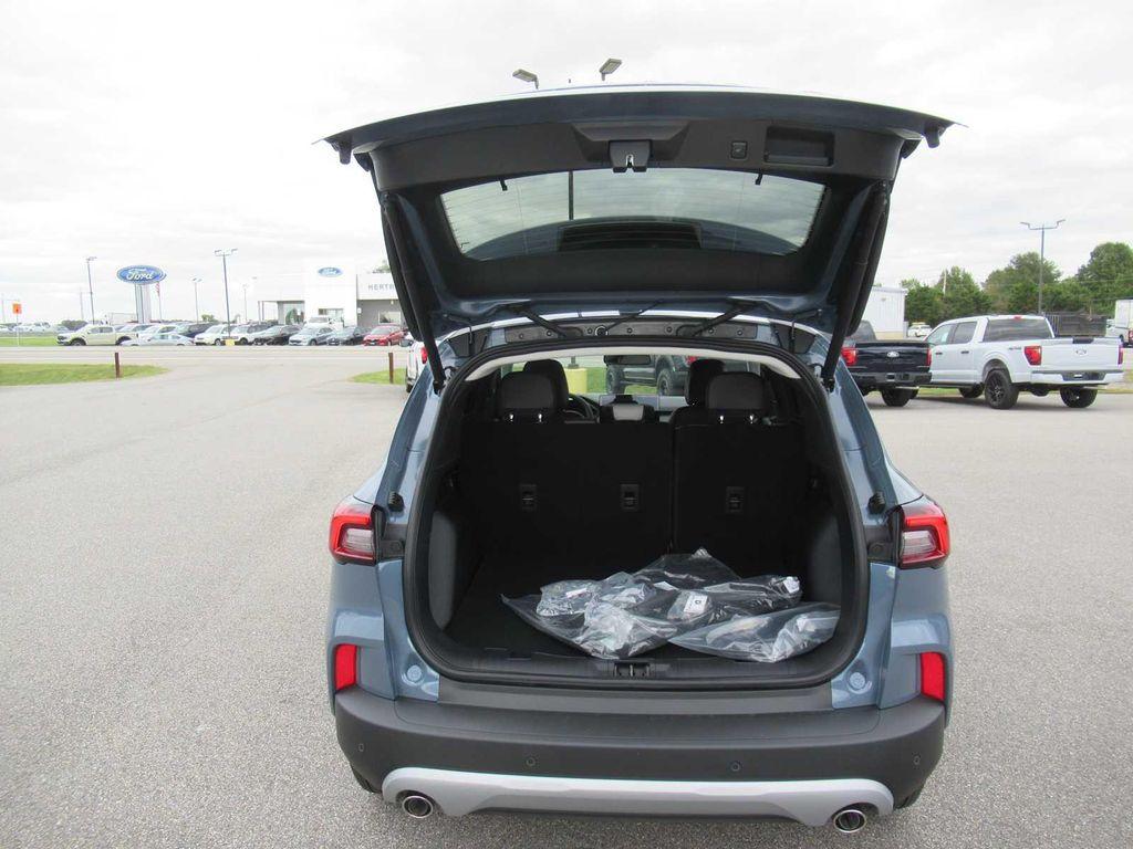 new 2026 Ford Escape PHEV car, priced at $40,920