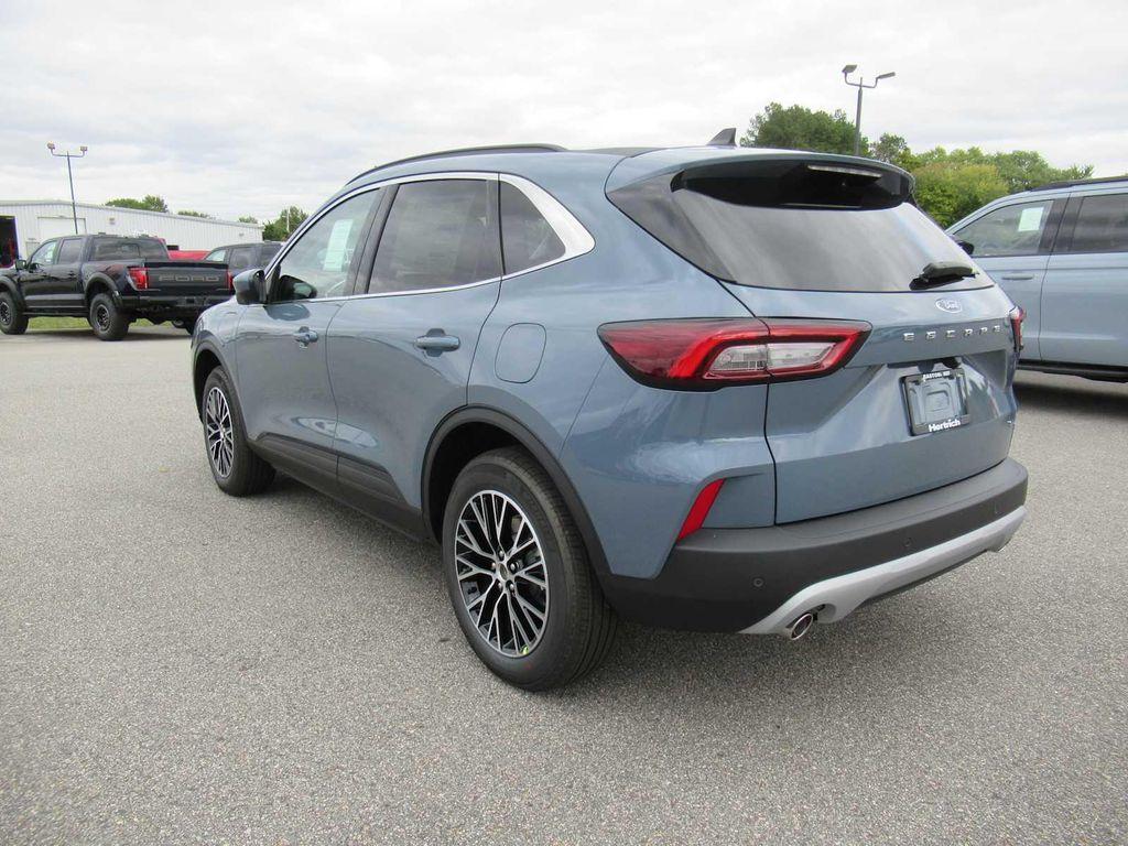 new 2026 Ford Escape PHEV car, priced at $40,920