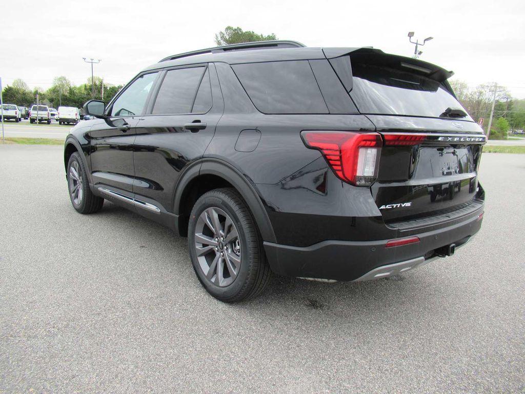new 2025 Ford Explorer car, priced at $48,990