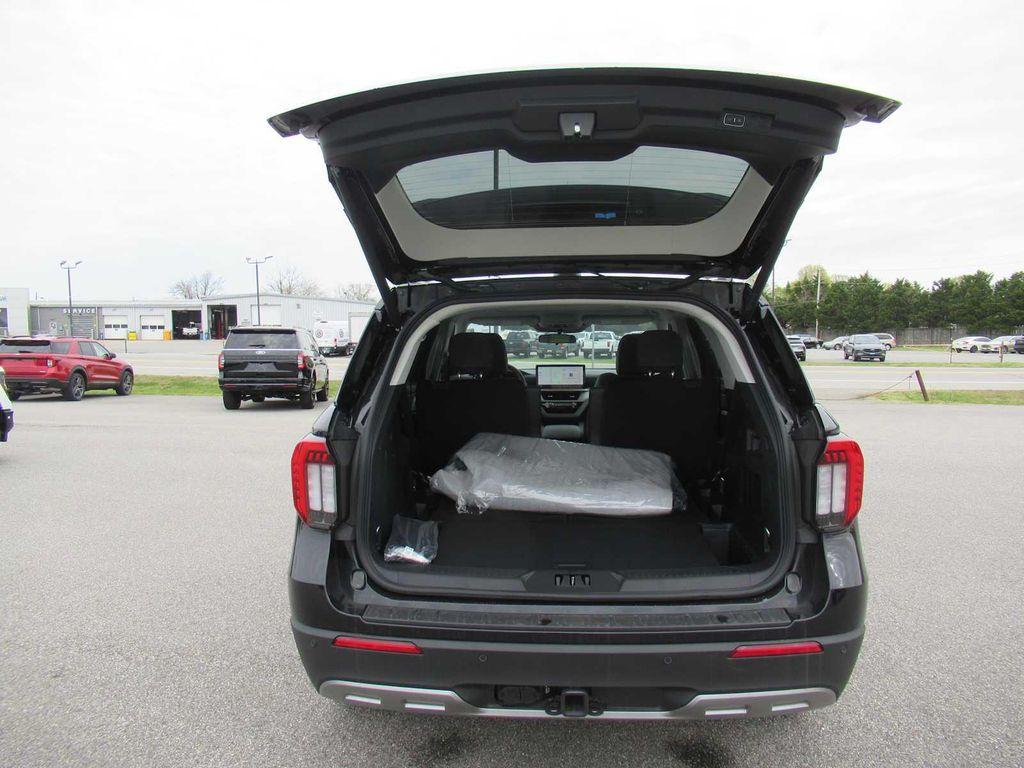 new 2025 Ford Explorer car, priced at $48,990