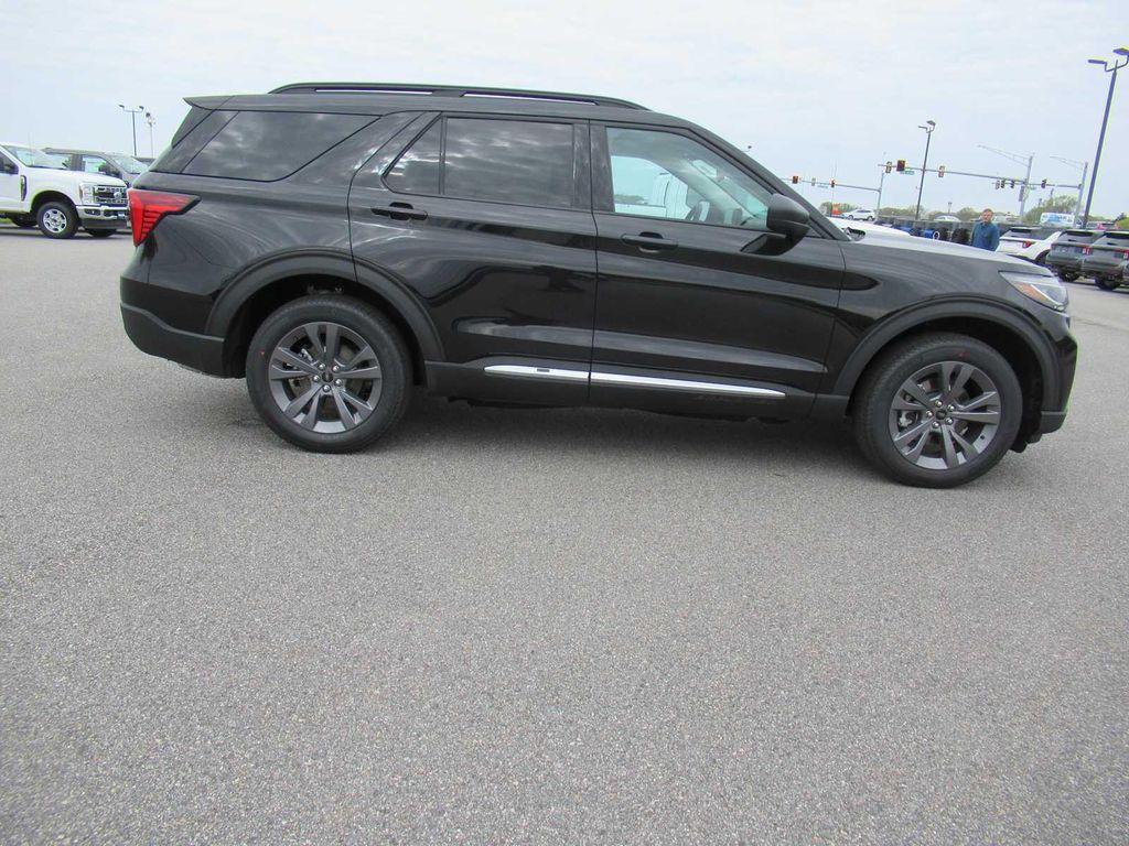 new 2025 Ford Explorer car, priced at $48,990