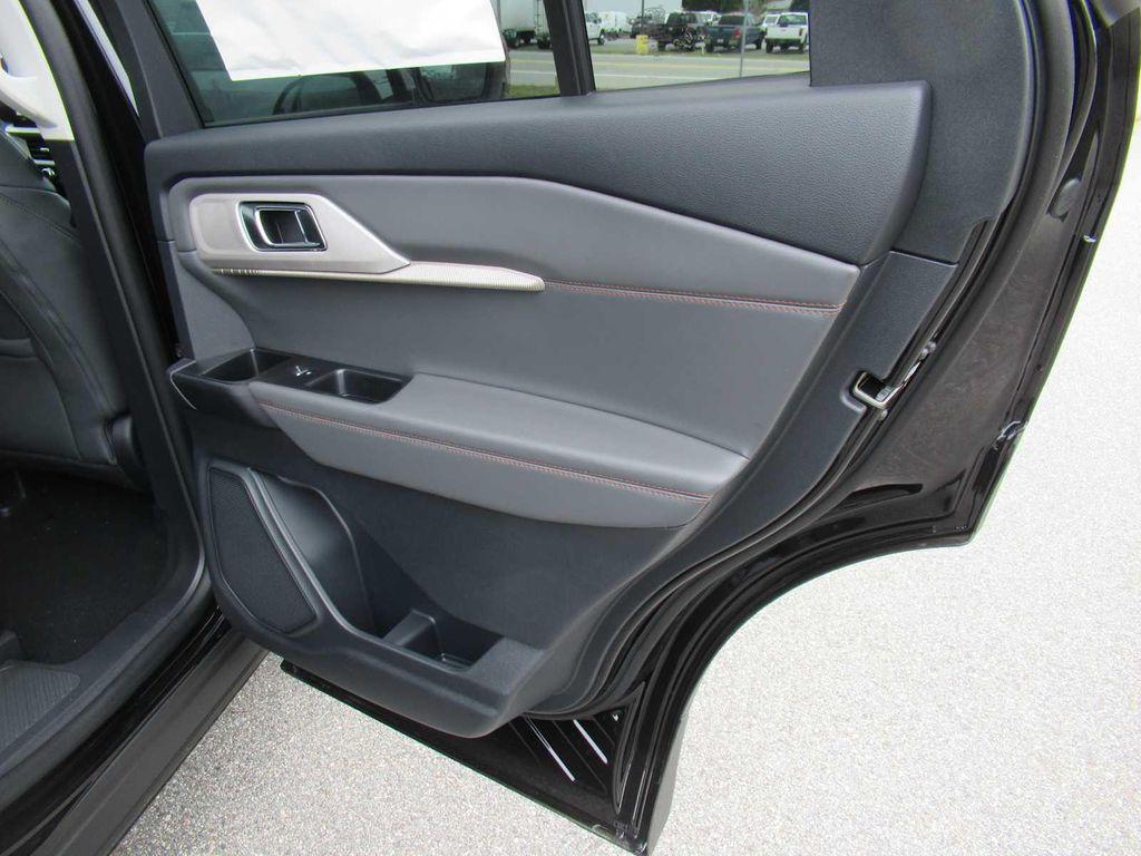 new 2025 Ford Explorer car, priced at $48,990