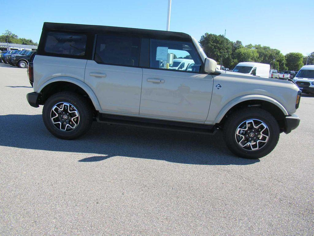 new 2025 Ford Bronco car, priced at $52,475
