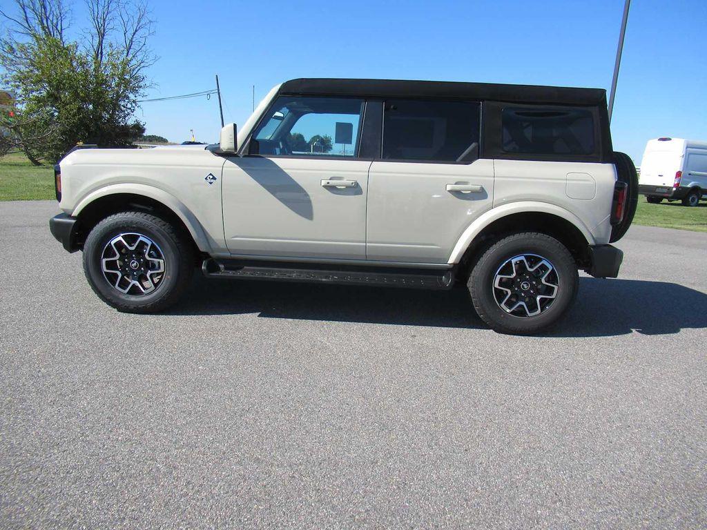 new 2025 Ford Bronco car, priced at $52,475