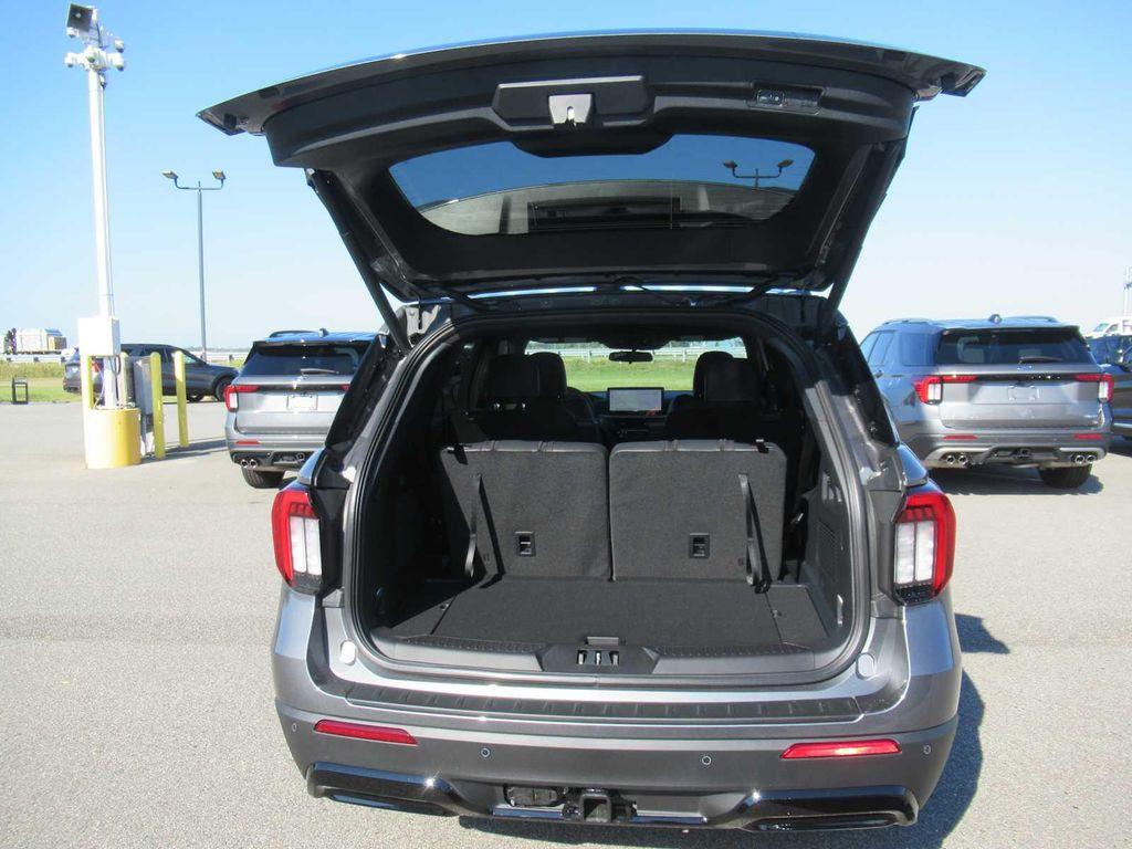 new 2025 Ford Explorer car, priced at $51,760