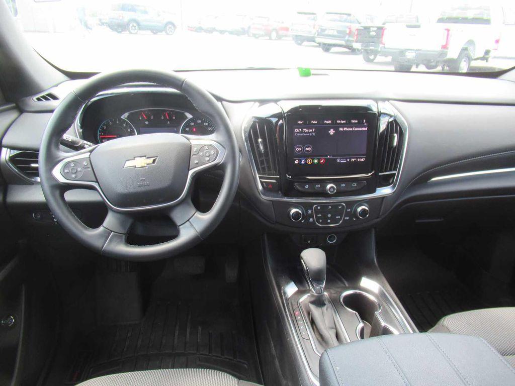 used 2023 Chevrolet Traverse car, priced at $28,990