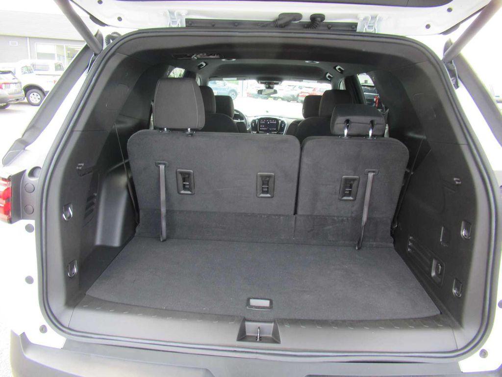 used 2023 Chevrolet Traverse car, priced at $28,990