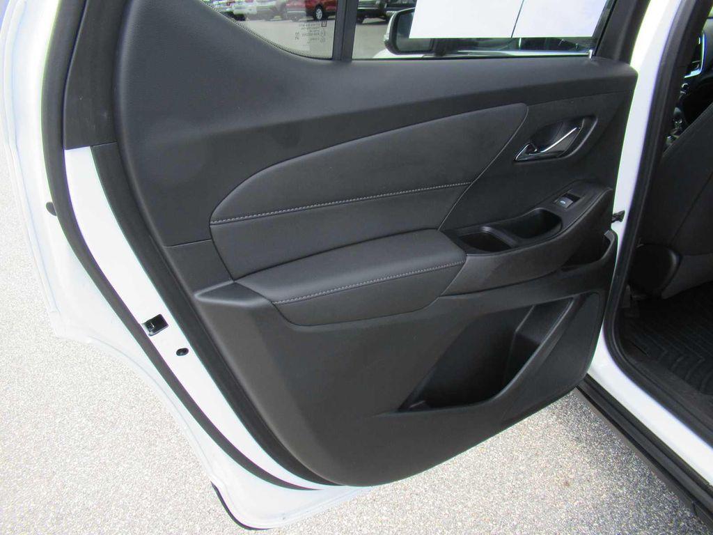 used 2023 Chevrolet Traverse car, priced at $28,990