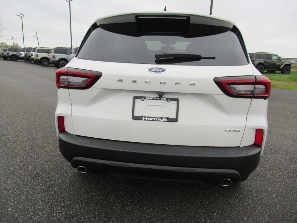 new 2025 Ford Escape car, priced at $33,990