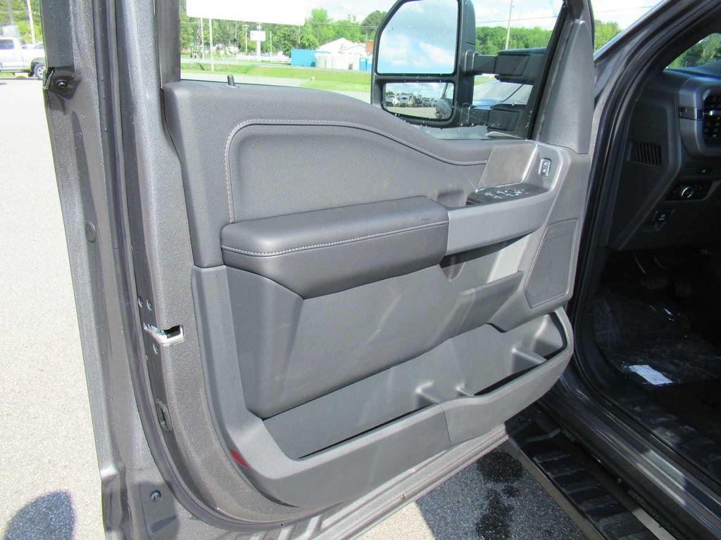new 2025 Ford F-150 car, priced at $60,490