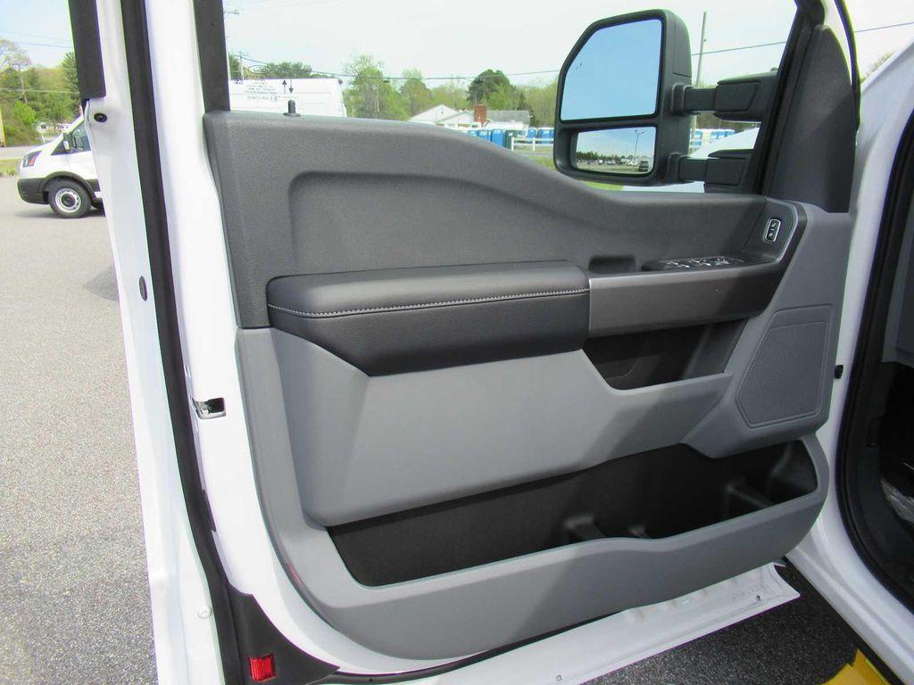 new 2025 Ford F-350 car, priced at $61,095