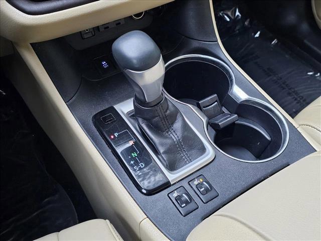 used 2019 Toyota Highlander car, priced at $29,053